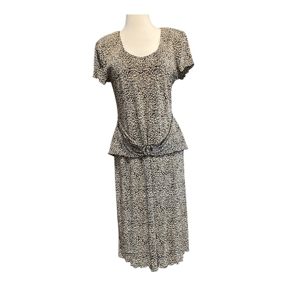 Dress Barn Dresses & Skirts - Dress Barn dress self belt twisted at hip short sleeve black tan  no wri…